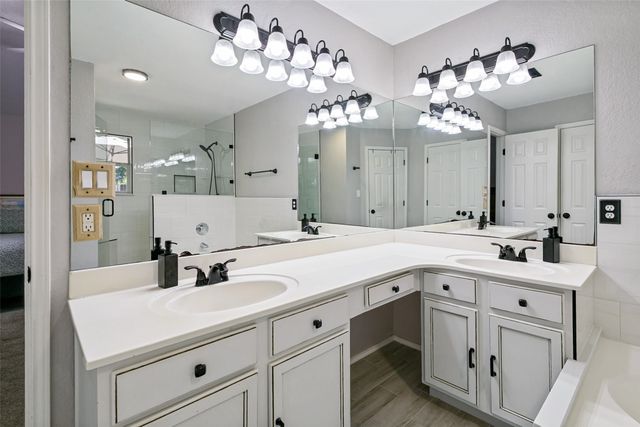 103 Hilltop Drive, Kennedale, TX 76060