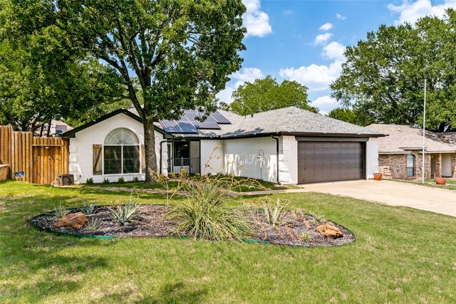 103 Hilltop Drive, Kennedale, TX 76060