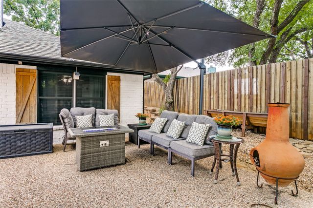 103 Hilltop Drive, Kennedale, TX 76060