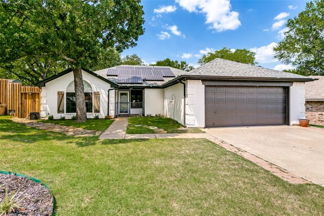 103 Hilltop Drive, Kennedale, TX 76060