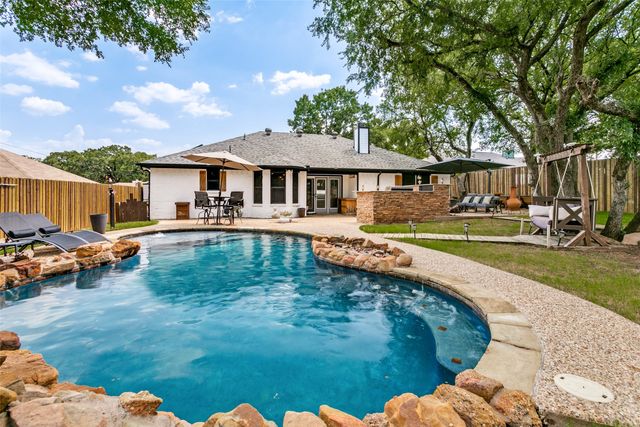 103 Hilltop Drive, Kennedale, TX 76060