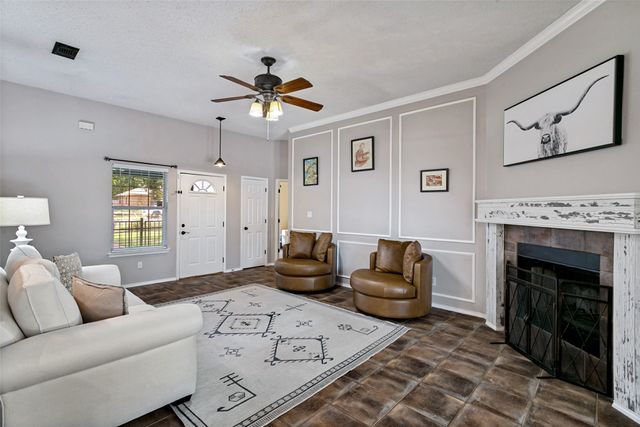 103 Hilltop Drive, Kennedale, TX 76060