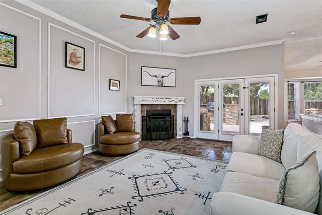 103 Hilltop Drive, Kennedale, TX 76060