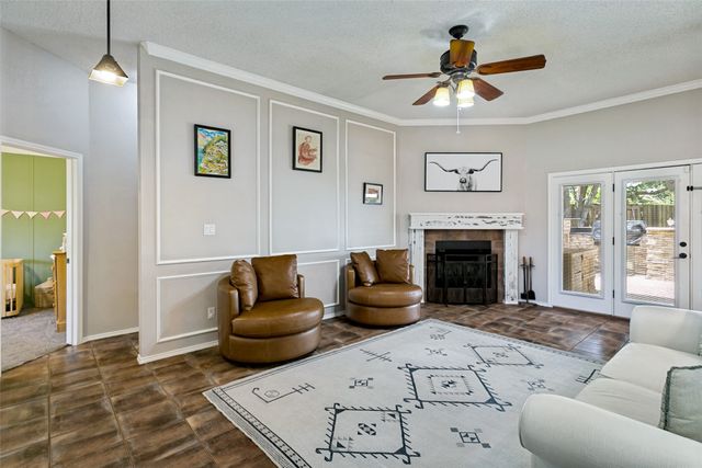 103 Hilltop Drive, Kennedale, TX 76060