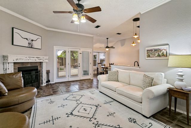 103 Hilltop Drive, Kennedale, TX 76060