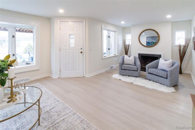 23106 Springbrook Drive, Farmington Hills, MI 48336