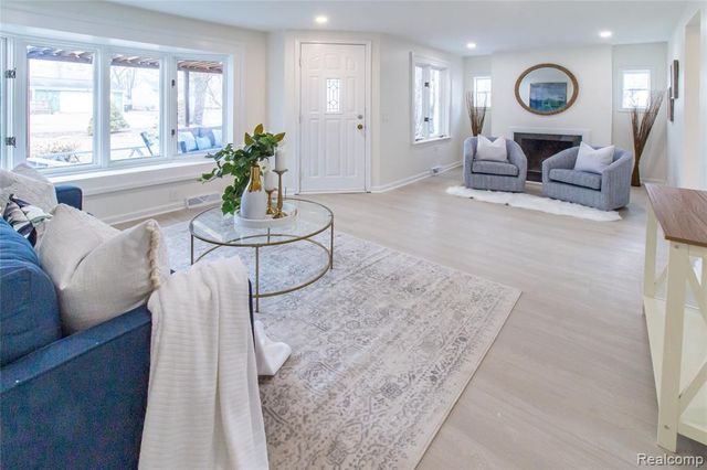 23106 Springbrook Drive, Farmington Hills, MI 48336