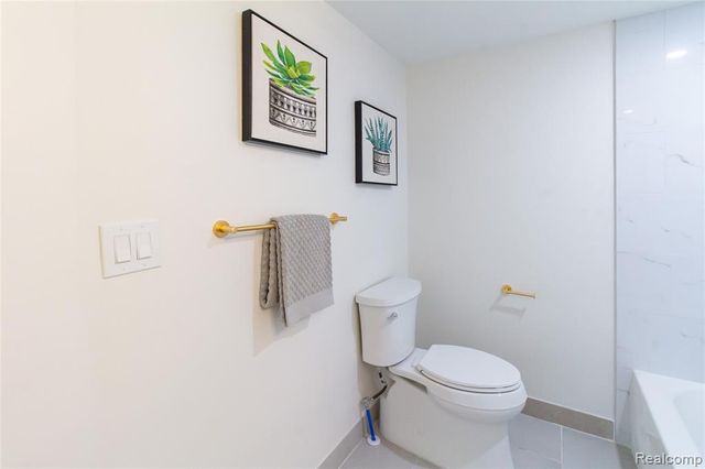 23106 Springbrook Drive, Farmington Hills, MI 48336