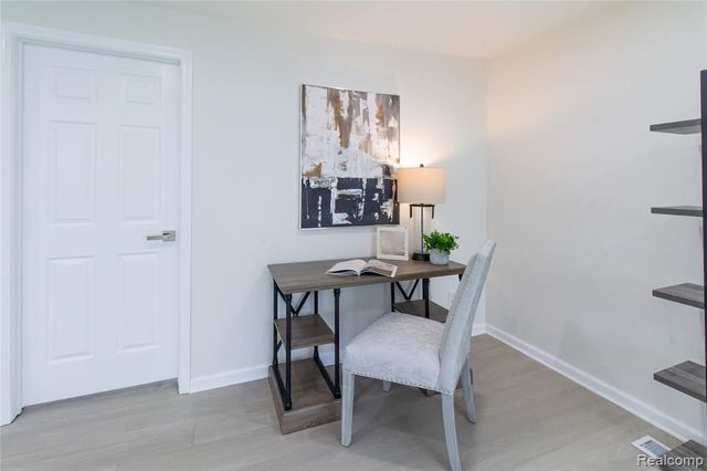 23106 Springbrook Drive, Farmington Hills, MI 48336