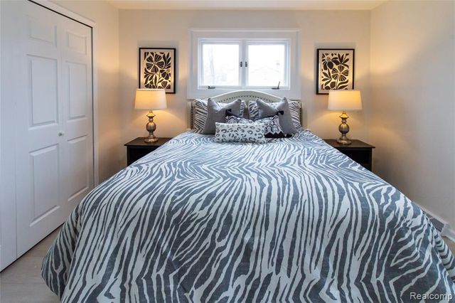 23106 Springbrook Drive, Farmington Hills, MI 48336