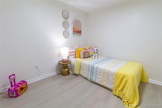 23106 Springbrook Drive, Farmington Hills, MI 48336