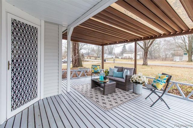 23106 Springbrook Drive, Farmington Hills, MI 48336