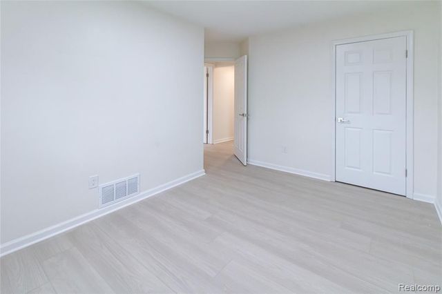 23106 Springbrook Drive, Farmington Hills, MI 48336