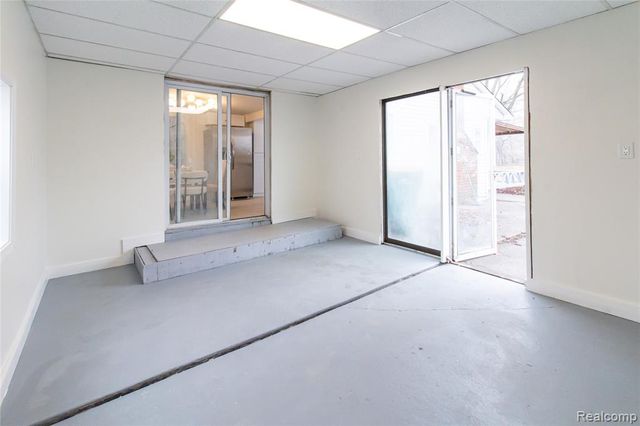 23106 Springbrook Drive, Farmington Hills, MI 48336