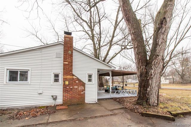 23106 Springbrook Drive, Farmington Hills, MI 48336