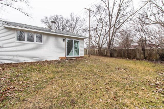 23106 Springbrook Drive, Farmington Hills, MI 48336