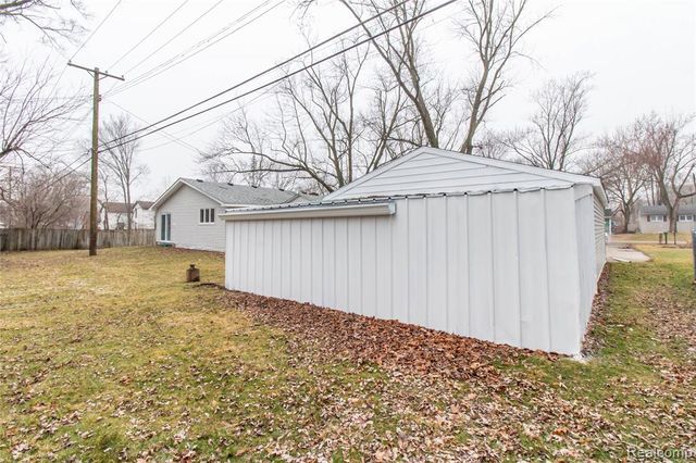 23106 Springbrook Drive, Farmington Hills, MI 48336