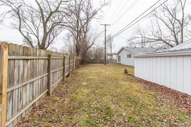 23106 Springbrook Drive, Farmington Hills, MI 48336