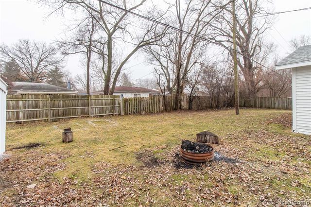 23106 Springbrook Drive, Farmington Hills, MI 48336