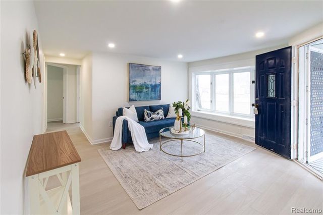 23106 Springbrook Drive, Farmington Hills, MI 48336