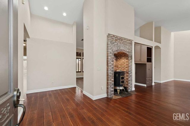 8711 Dalby Court, Bakersfield, CA 93313
