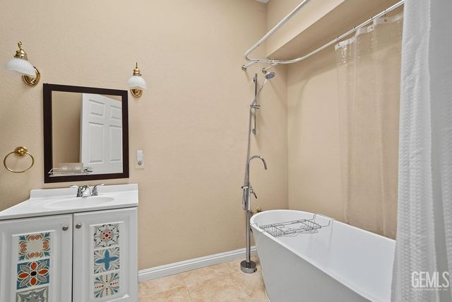 8711 Dalby Court, Bakersfield, CA 93313