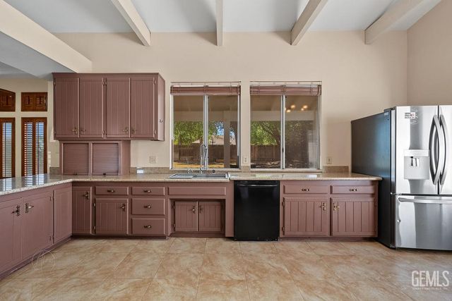 8711 Dalby Court, Bakersfield, CA 93313