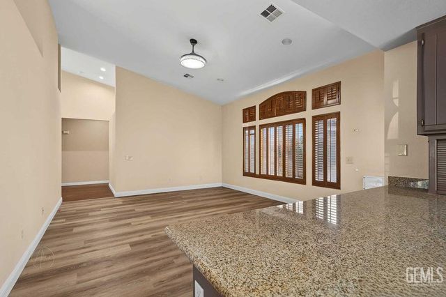 8711 Dalby Court, Bakersfield, CA 93313