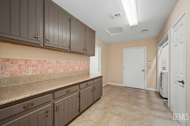 8711 Dalby Court, Bakersfield, CA 93313
