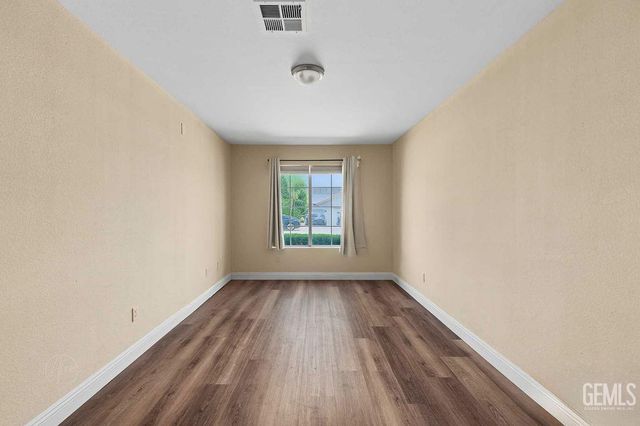 8711 Dalby Court, Bakersfield, CA 93313