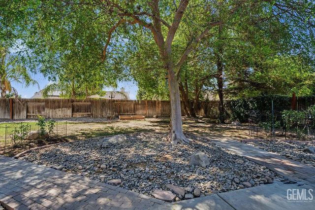 8711 Dalby Court, Bakersfield, CA 93313