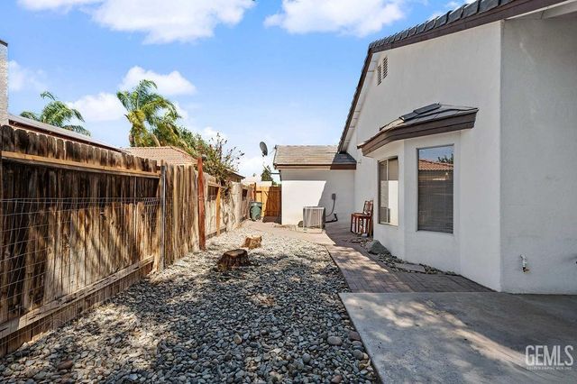 8711 Dalby Court, Bakersfield, CA 93313