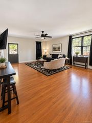 10 Barclay Street, Poughkeepsie, NY 12601