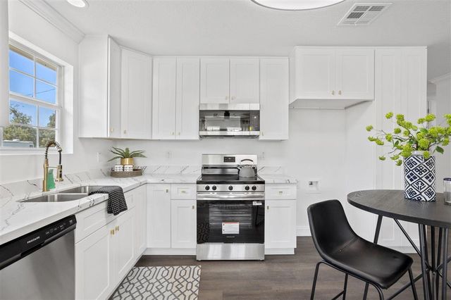 2131 Linda Drive, Westlake, LA 70669