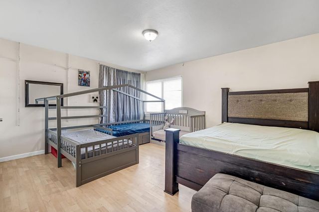 4560 E Cambridge Avenue, Fresno, CA 93703