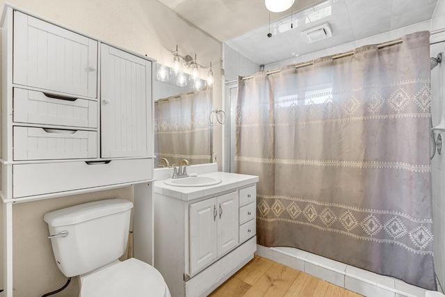 4560 E Cambridge Avenue, Fresno, CA 93703