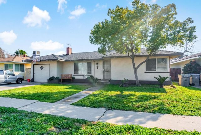 4560 E Cambridge Avenue, Fresno, CA 93703