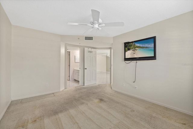 813 MONTROSE DRIVE 102, Venice, FL 34293