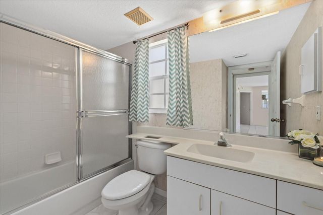 813 MONTROSE DRIVE 102, Venice, FL 34293