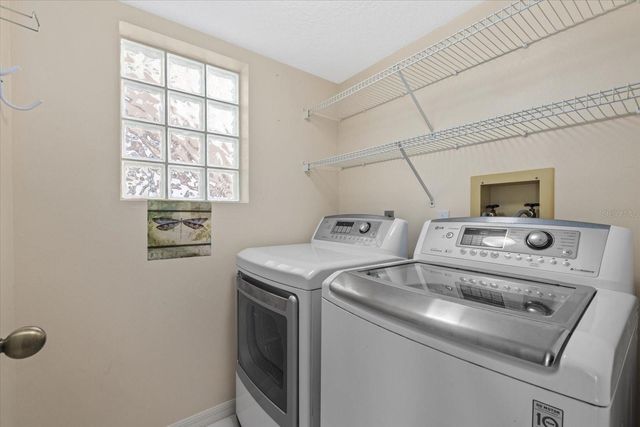 813 MONTROSE DRIVE 102, Venice, FL 34293