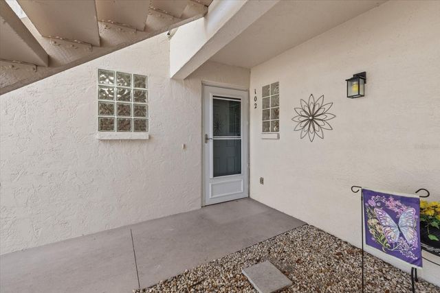 813 MONTROSE DRIVE 102, Venice, FL 34293