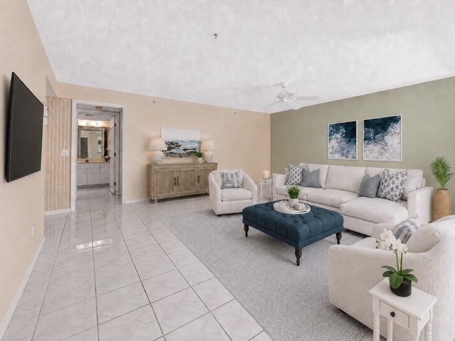 813 MONTROSE DRIVE 102, Venice, FL 34293
