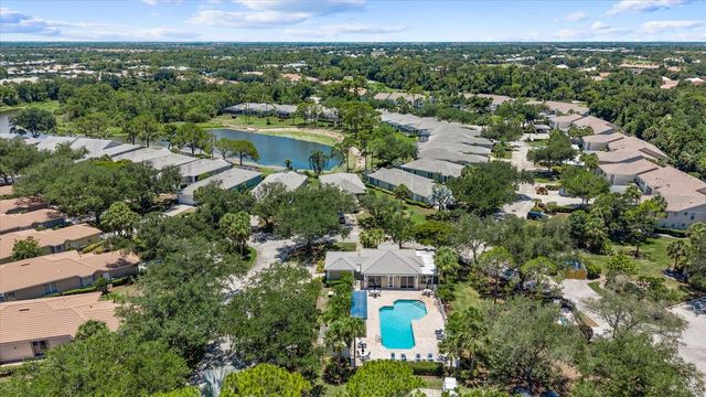 813 MONTROSE DRIVE 102, Venice, FL 34293