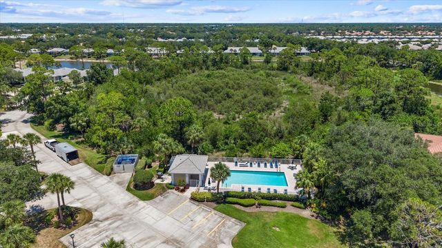 813 MONTROSE DRIVE 102, Venice, FL 34293