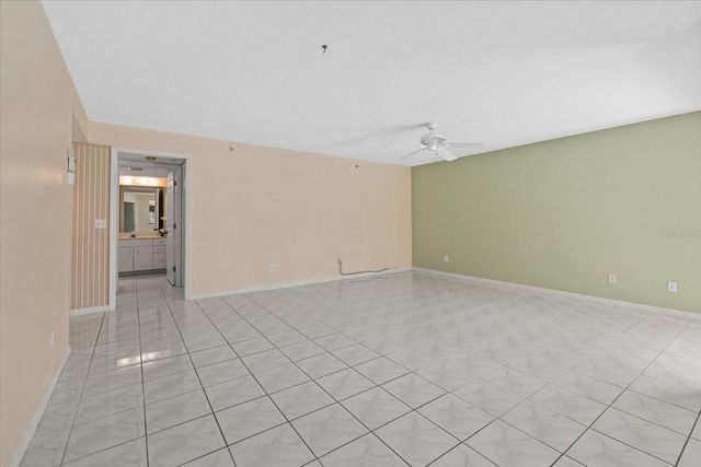 813 MONTROSE DRIVE 102, Venice, FL 34293