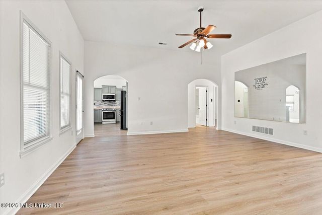 196 S Moore Crossing, Byhalia, MS 38611