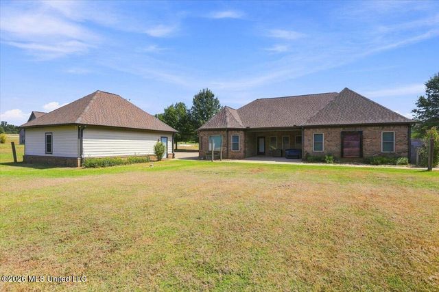 196 S Moore Crossing, Byhalia, MS 38611