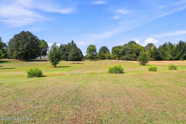 196 S Moore Crossing, Byhalia, MS 38611