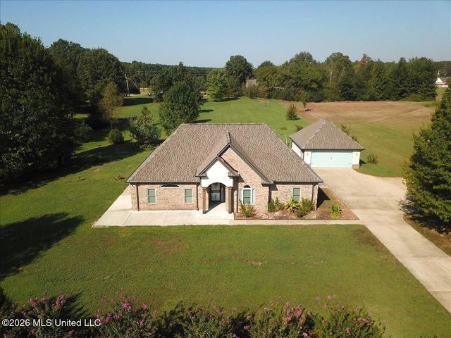 196 S Moore Crossing, Byhalia, MS 38611