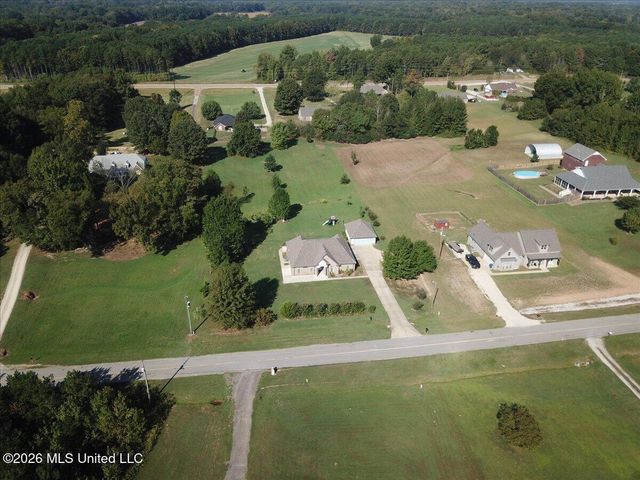 196 S Moore Crossing, Byhalia, MS 38611